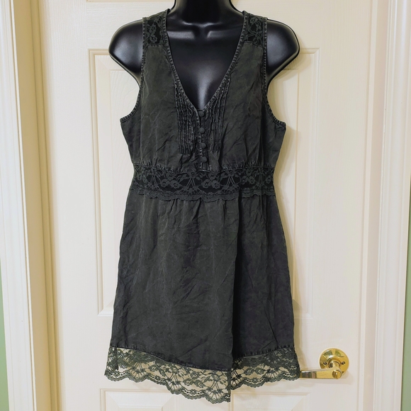 Free People Dresses & Skirts - Free People Distressed Grey/Green Lace Inset Sleeveless Dress w/Buttons, Size S